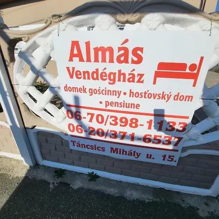 Almas Vendeghaz Apartment Tiszaujvaros Room photo