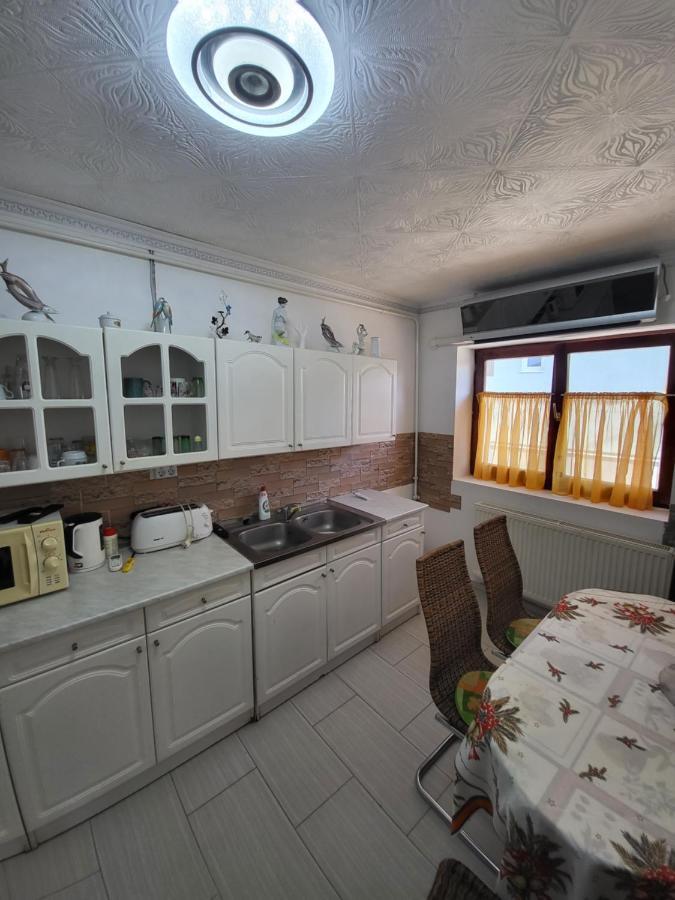 Apartment Almas Vendeghaz