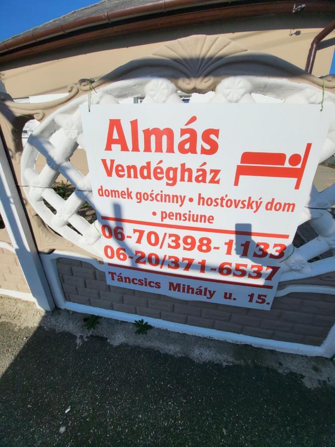 Almas Vendeghaz